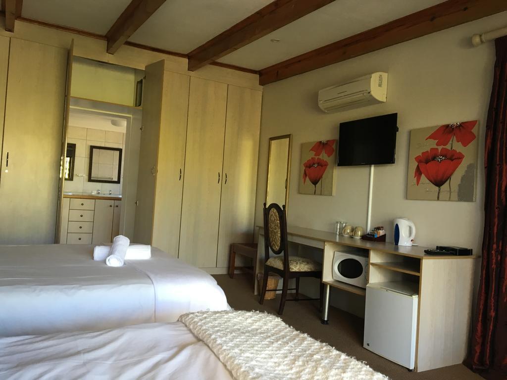 Smart Villa Guest House East London Buitenkant foto