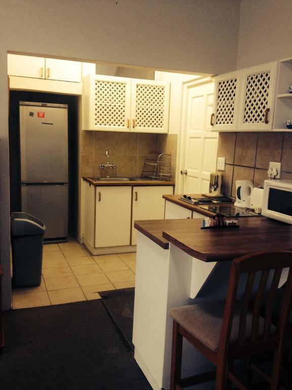 Smart Villa Guest House East London Buitenkant foto